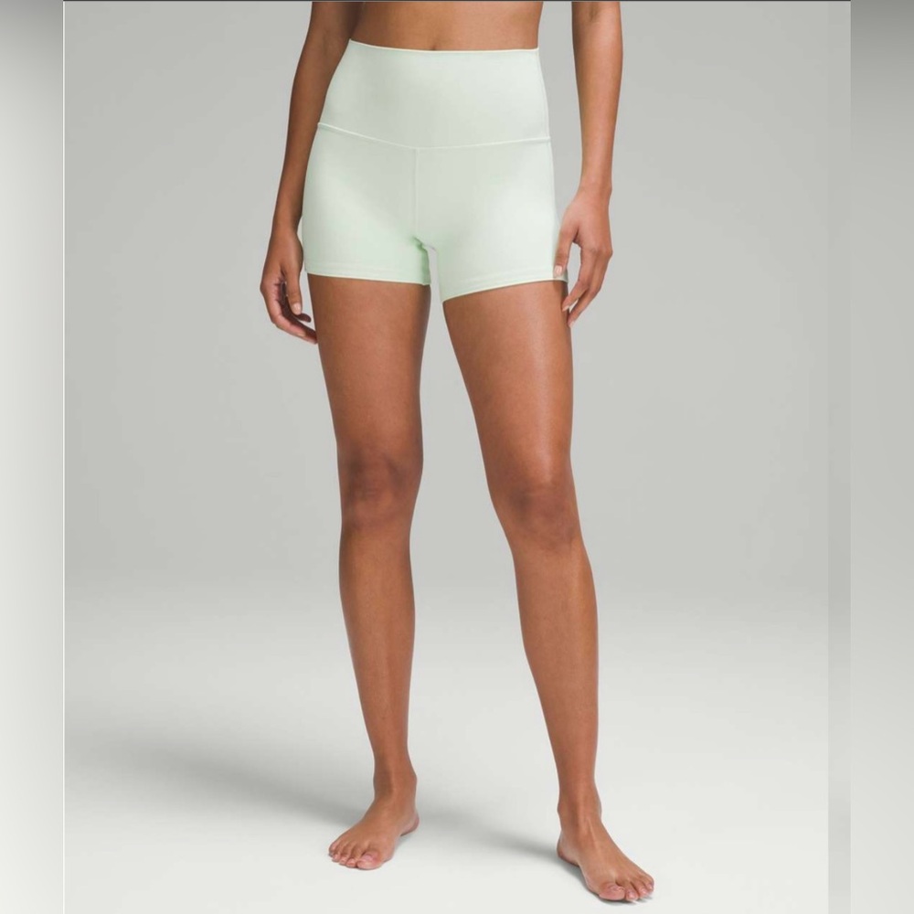 Lululemon Align High-Rise Short 4"
Kohlrabi Green